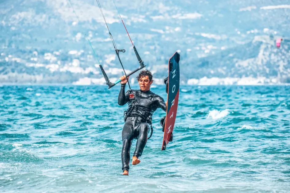 jesus walk kitesurfing