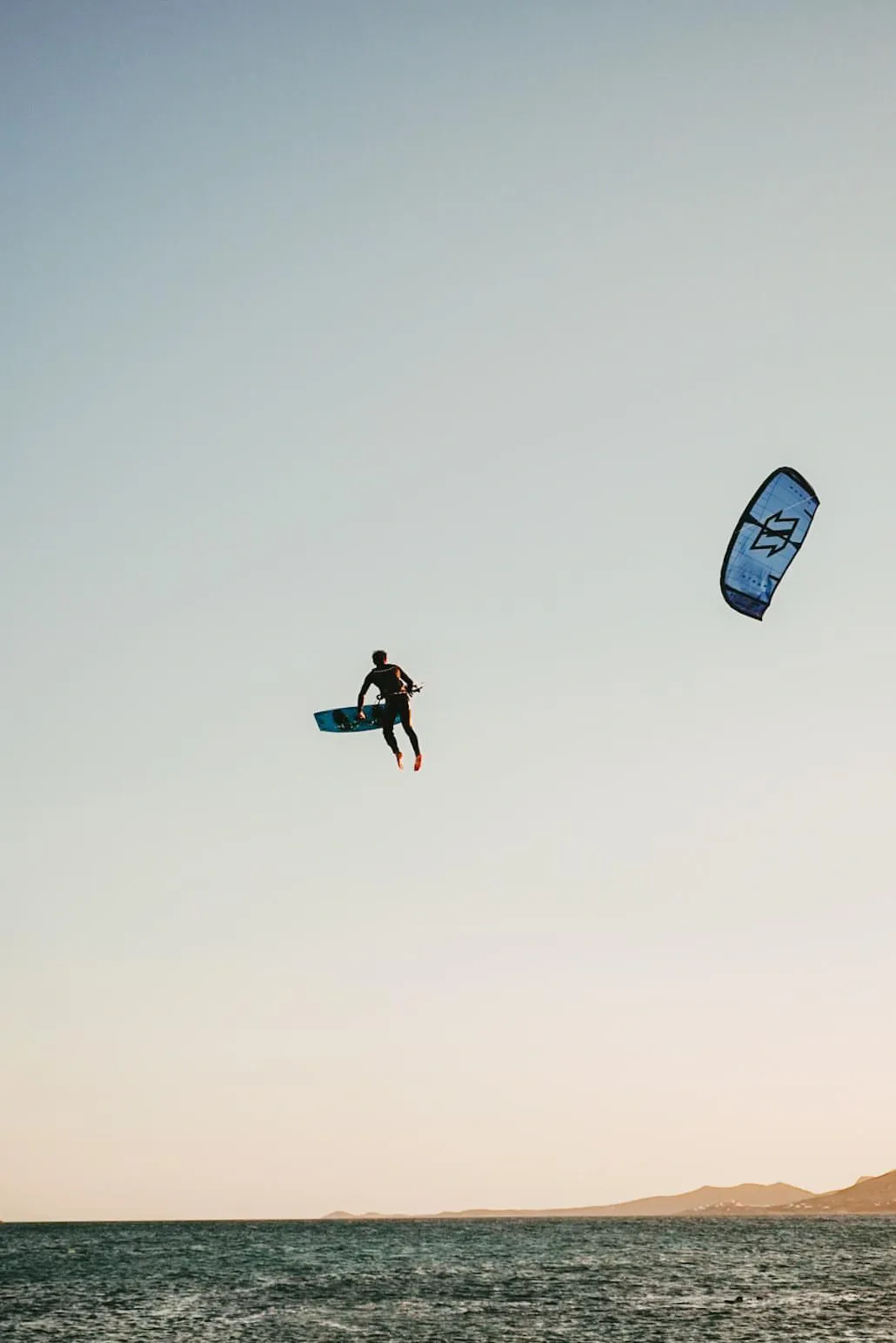 Advanced Kiteboarding Mastery: Edging, Popping, and Jumping Techniques